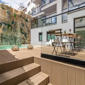 Roots Aparthotel